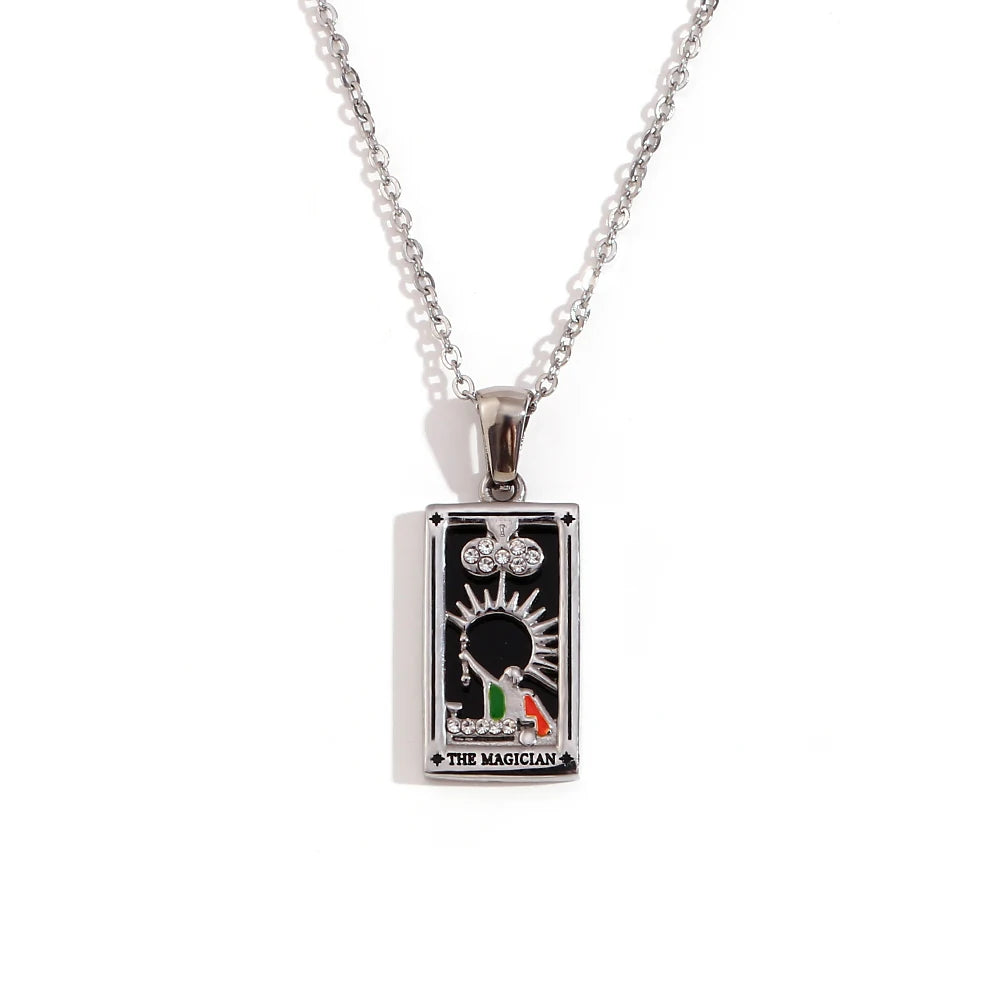 Tarot Queen & Moon 18K Gold Necklace