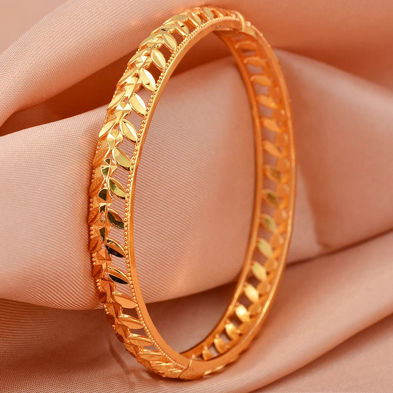 Round Flower Gold Bracelet for Women & Men