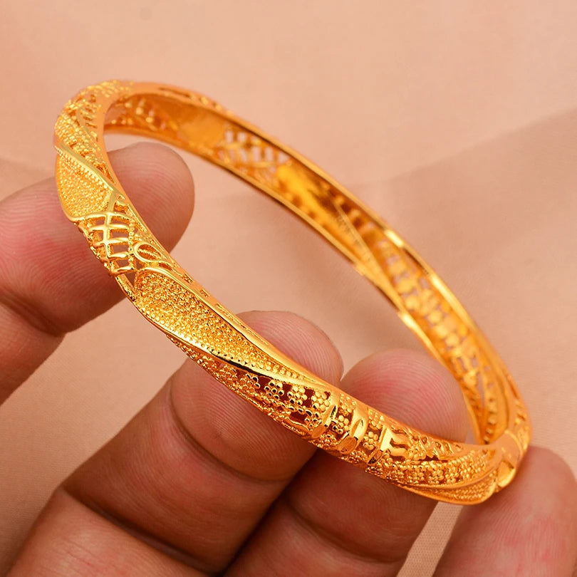 Round Flower Gold Bracelet for Women & Men