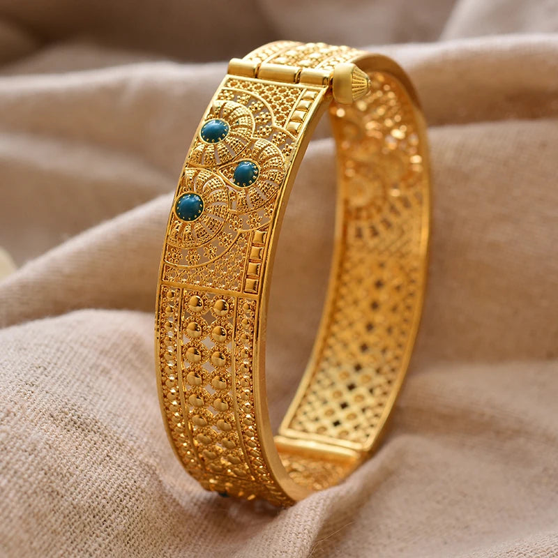 Round Flower Gold Bracelet for Women & Men