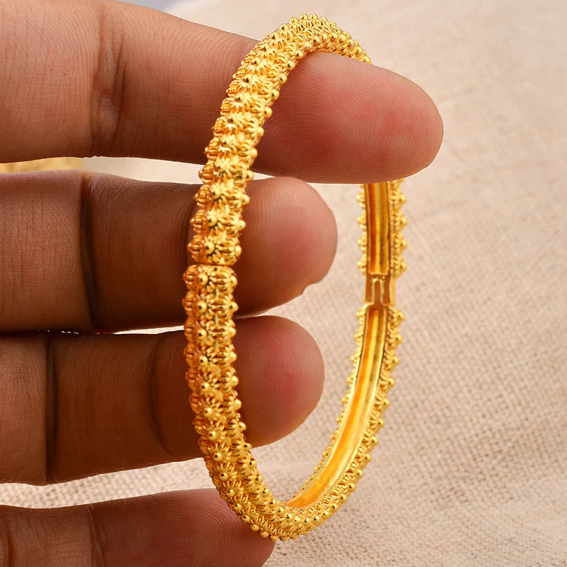 Round Flower Gold Bracelet for Women & Men