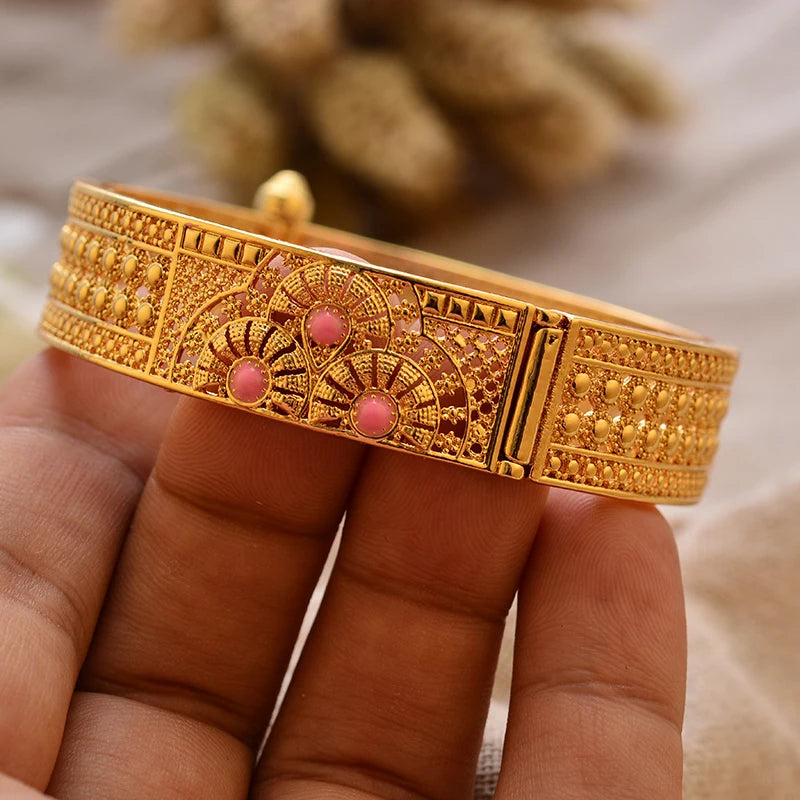 Round Flower Gold Bracelet for Women & Men