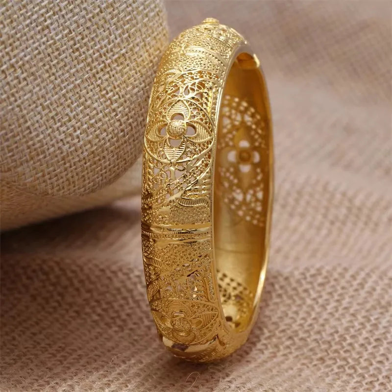 Round Flower Gold Bracelet for Women & Men