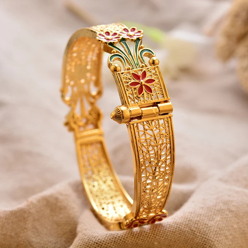 Round Flower Gold Bracelet for Women & Men