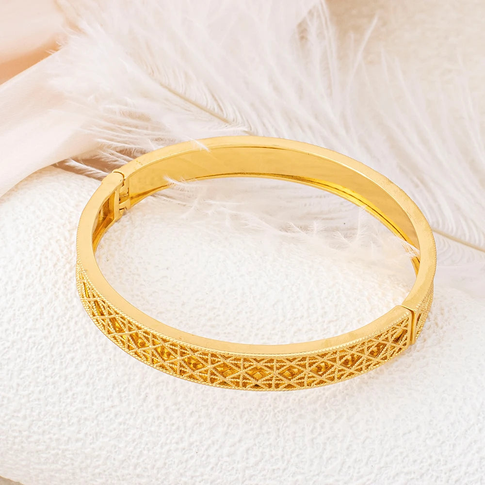 Gold Plated Circular Hollow 4-Piece Set
