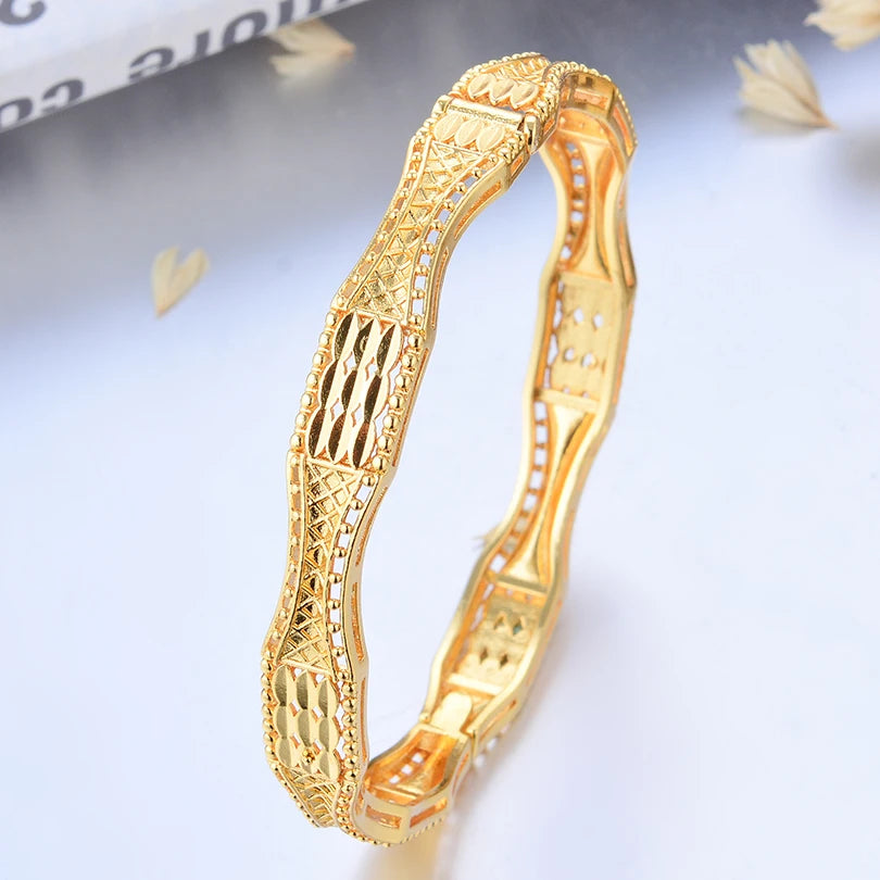 Round Flower Gold Bracelet for Women & Men