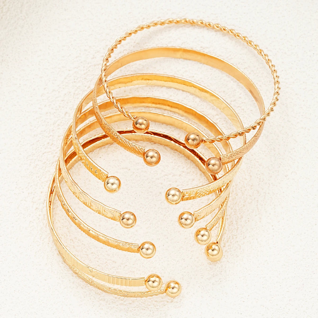 7-Piece Gold Bracelet Set for Women – Gothic Heart Design